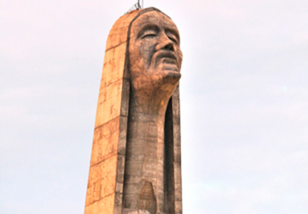 Monumento Jesus Terceiro Milênio