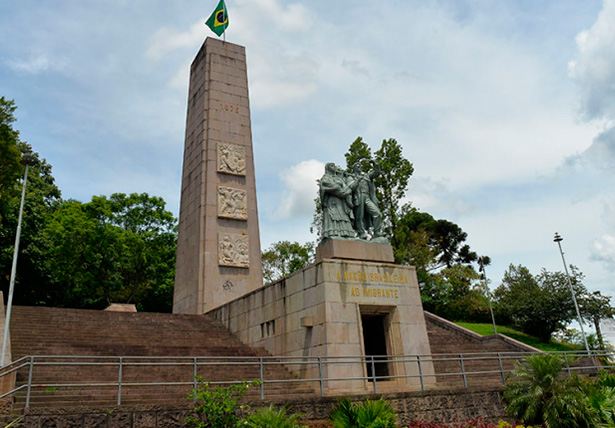  Monumento Nacional ao Imigrante 