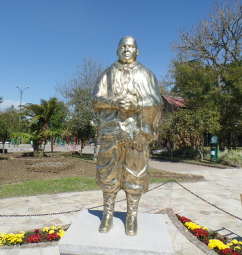 Estatua Padre Pedro Rizzon